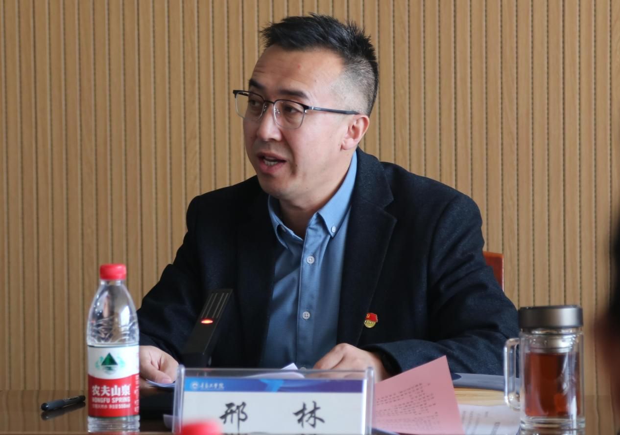 主持人发言